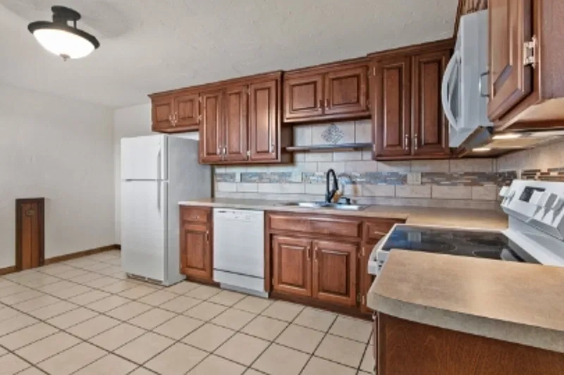 2 bed, 1.0 bath, 1095 sqft, $1,199 — Photo 4