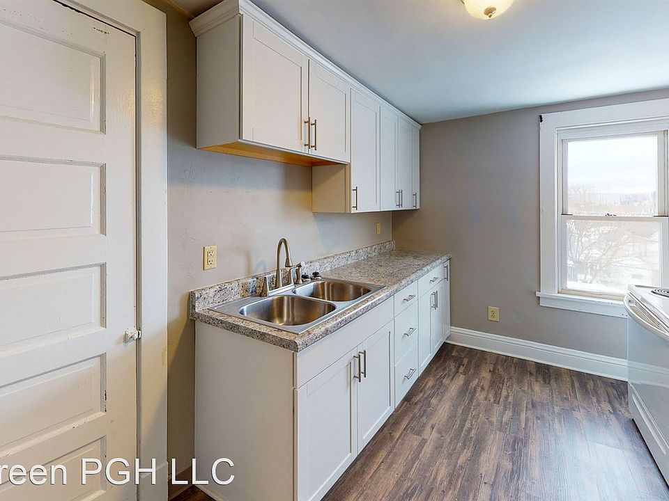 1st image of 208 S 5th St