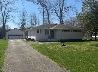 4362 Porter Rd, North Olmsted, OH