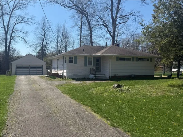 4362 Porter Rd, North Olmsted, OH 44070