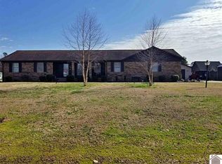 450 Six Oaks Dr, Paducah, KY 42003