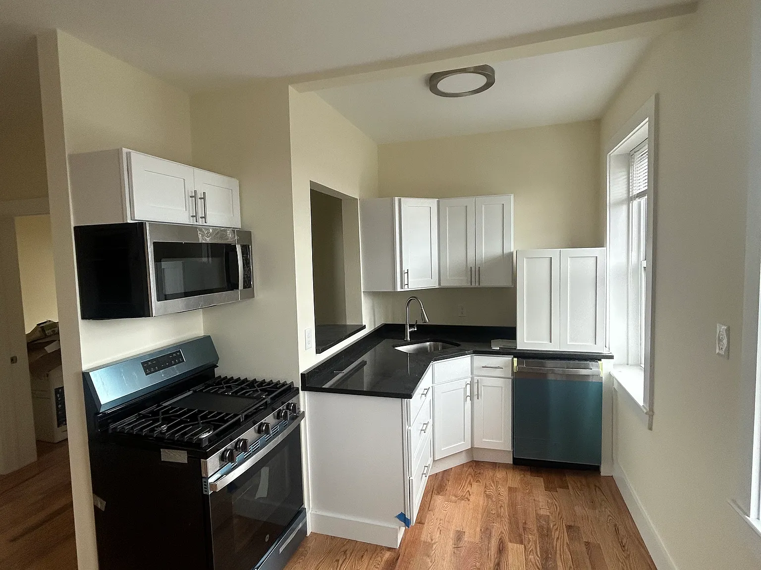 1 bed, 750 sqft, $2,399 — Photo 1