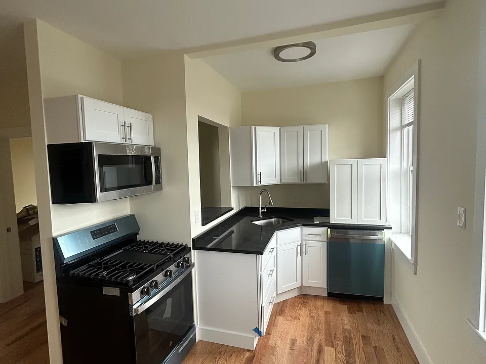2 Malden St #3B