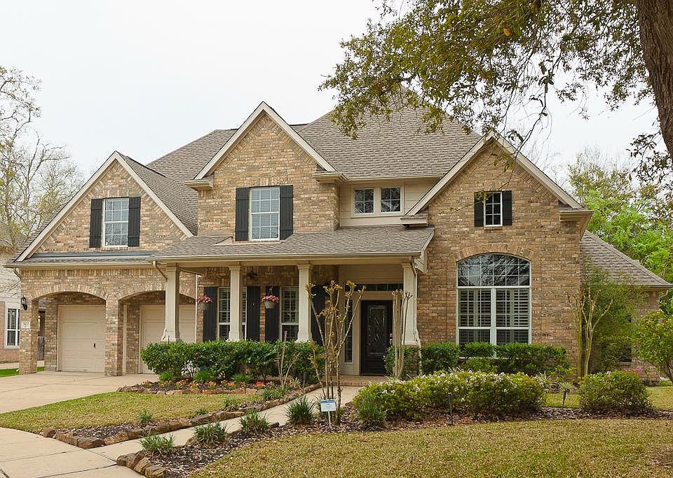 EXQUISITE COVENTRY HOME LOCATED ON OVERSIZED CUL-DE-SAC LOT!