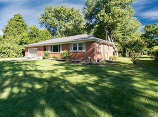 916 Wellington Dr, Springfield, OH 45506