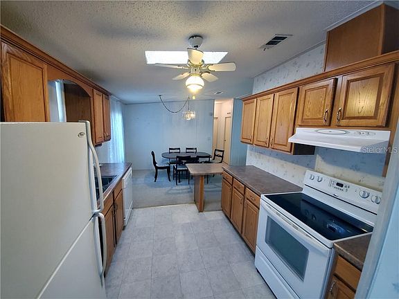 2nd image of 5101 Carrotwood Dr