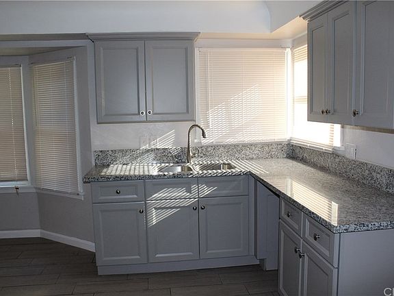 5th image of 2765 N Arrowhead Ave