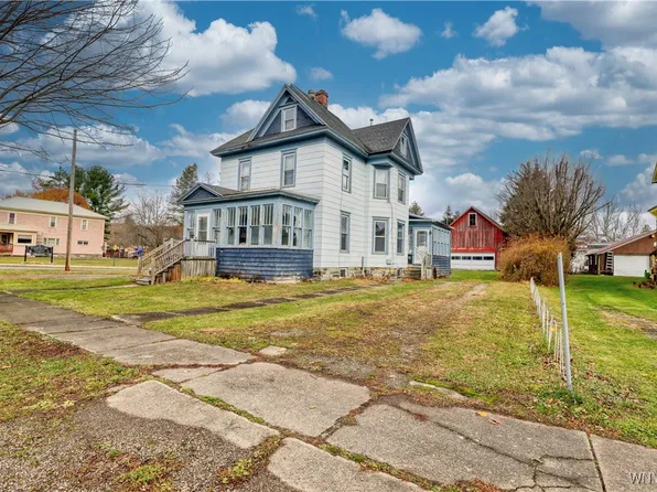 7 Franklin St, Franklinville, NY 14737
