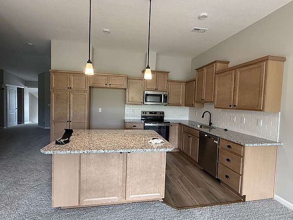 5th image of 2745 Golden Leaf Dr