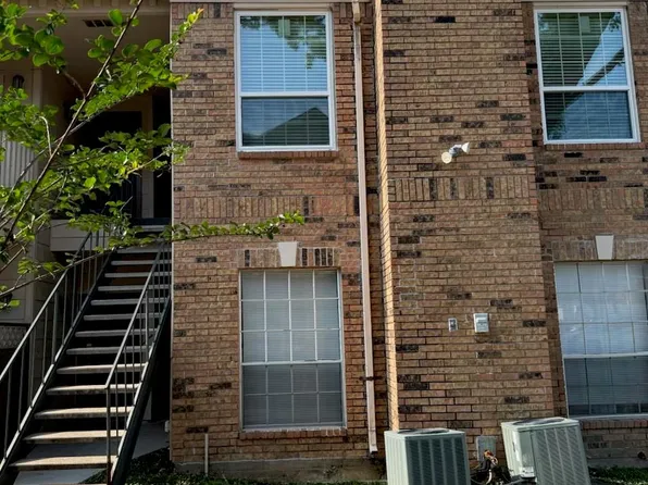 2626 Holly Hall St APT 406, Houston, TX 77054