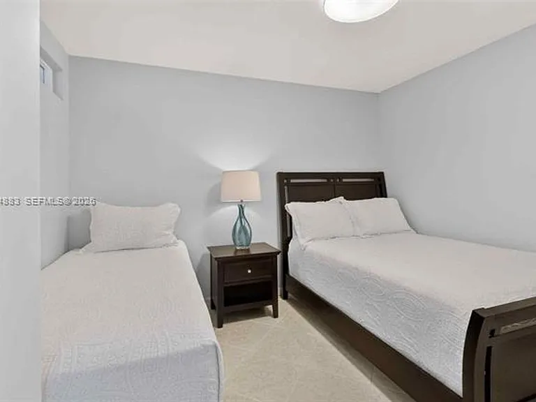2401 Collins Ave #1406 — Photo 8
