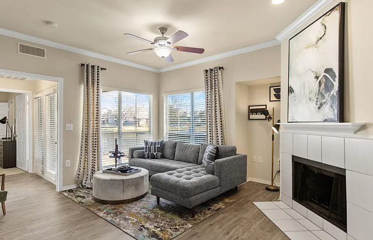 Ashford Apartments — Photo 2