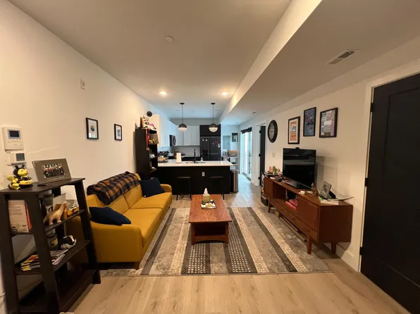 1103 S 47th St #3B, Philadelphia, PA 19143