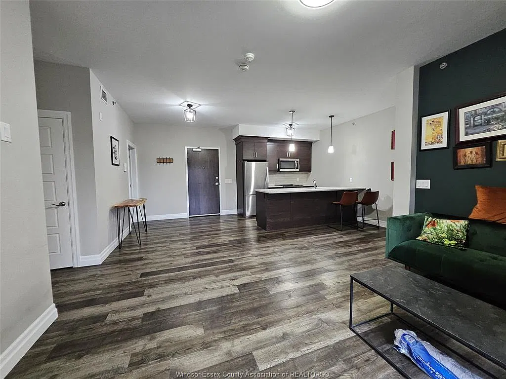 2 bed, 2.0 bath, $2,200 — Photo 3