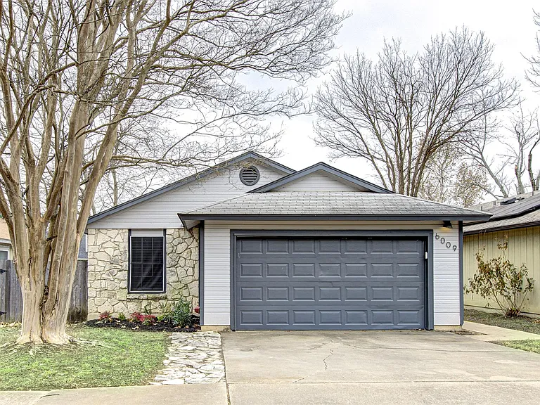 6009 Richard Carlton Blvd — Photo 2