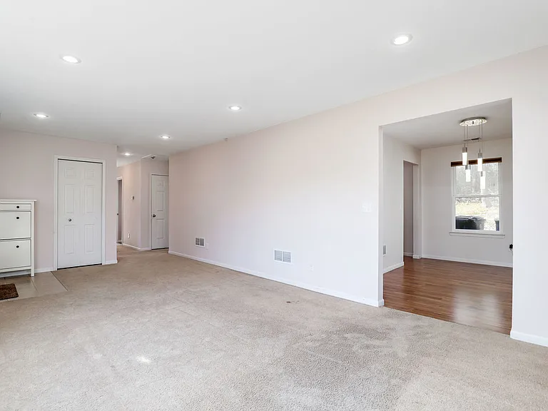 2434 Pinecrest Ave — Photo 6