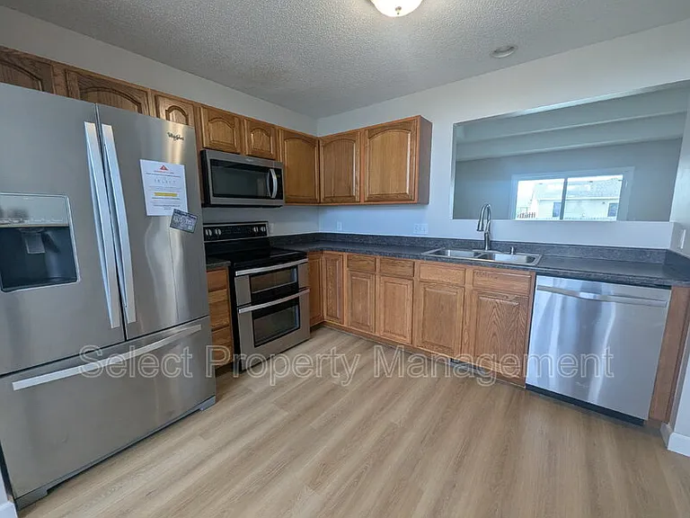 7921 Edinburgh Pl — Photo 5