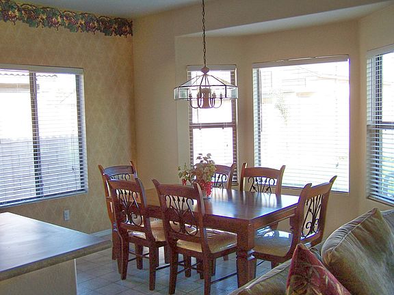 Eat-in Kitchen
