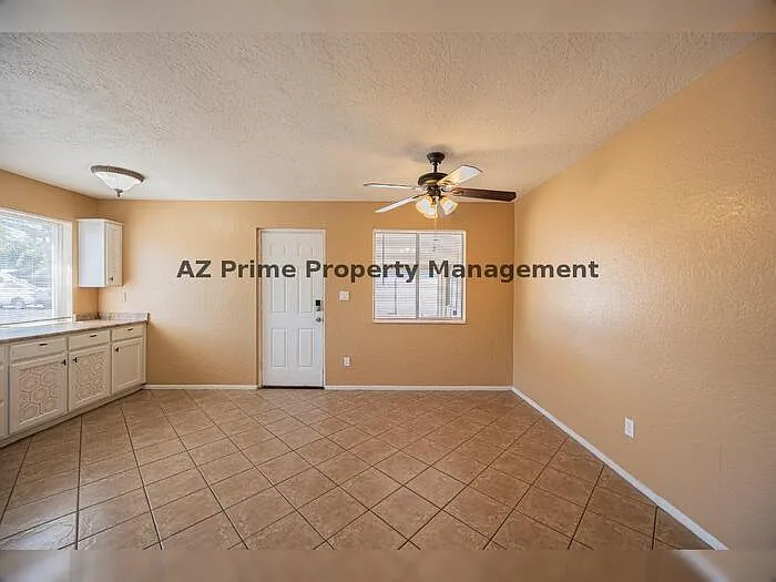 2130 W Cortez St — Photo 8