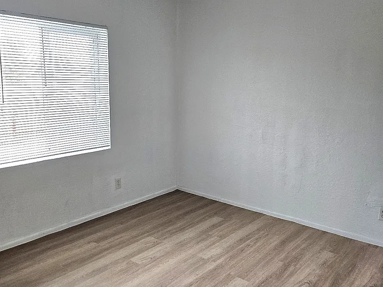510 E Hatcher Rd #201 — Photo 16