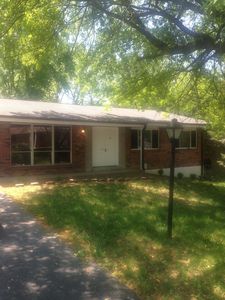 1027 Leisure Ln, Saint Louis, MO, 63146