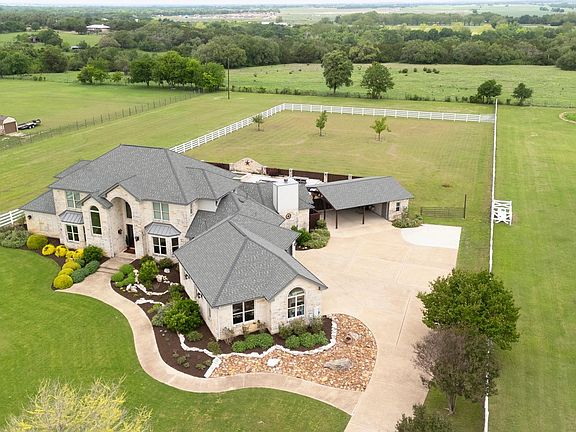 4th image of 341 Courtnees Way