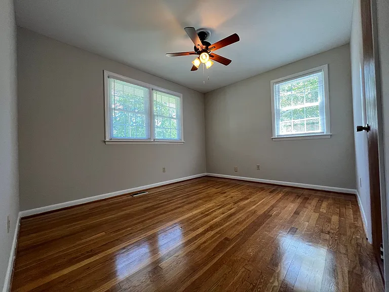805 Gardenview Dr — Photo 14