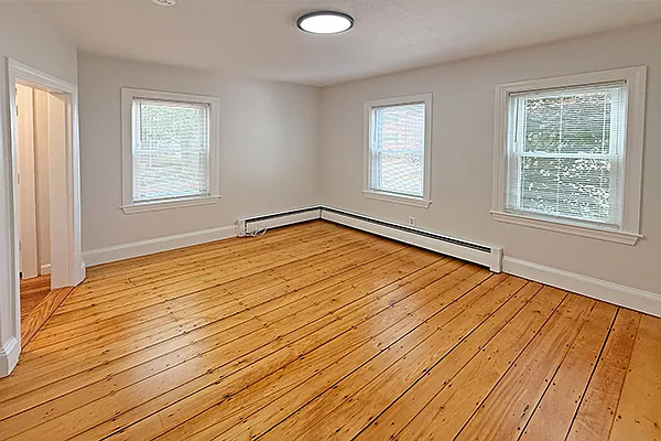 3 bed, 800 sqft, $2,575 — Photo 2