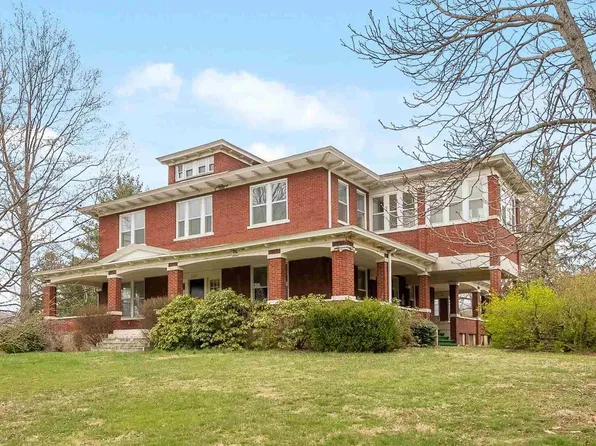 1409 Cabot Dr, Pearisburg, VA 24134
