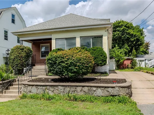71 Clarence St, Cranston, RI 02910
