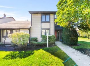 9 Chelsea Ct, Parlin, NJ 08859