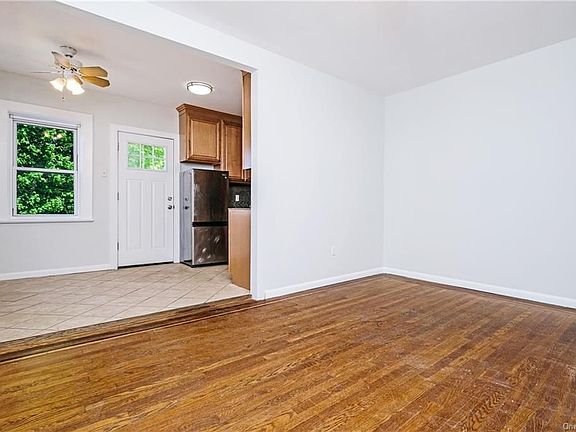 5th image of 76 Grant Ave APT 1R