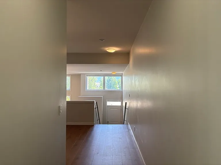 1550 Dickson Ave #6 — Photo 3