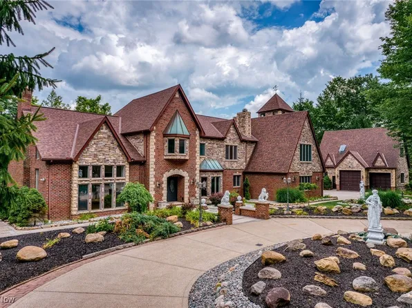 5055 Timber Edge Dr, Richfield, OH 44286