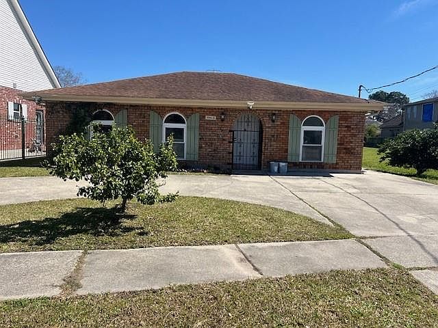 1st image of 4413 Lake Villa Dr