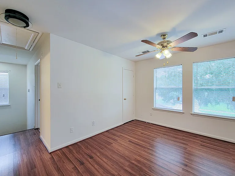 11810 Rolling Stream Dr — Photo 31