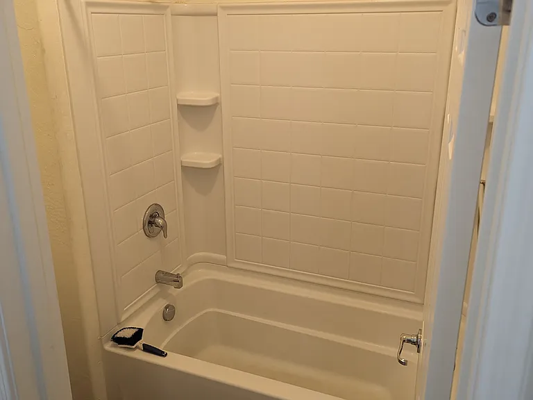 2721 S Eastridge — Photo 2