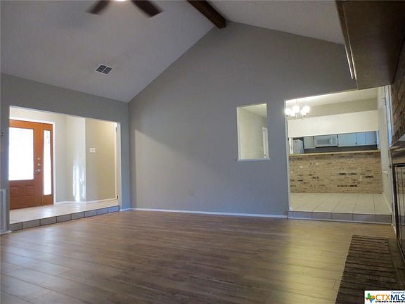4th image of 301 Park Village Ln