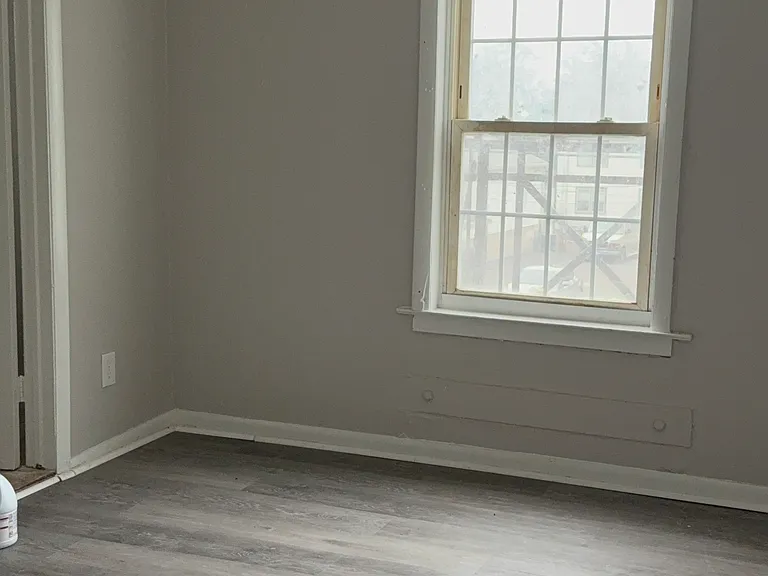 214 English St — Photo 1