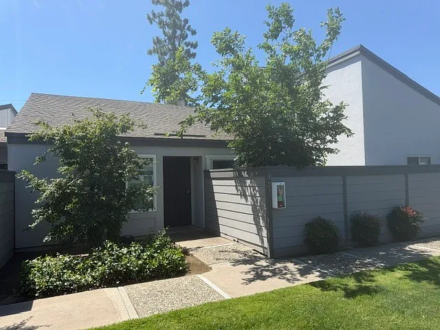 Building Photo - 1313 Floyd Ave #127