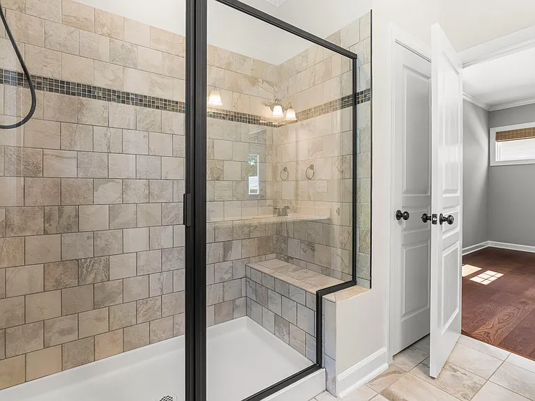 1720 Arrowhead Dr — Photo 17