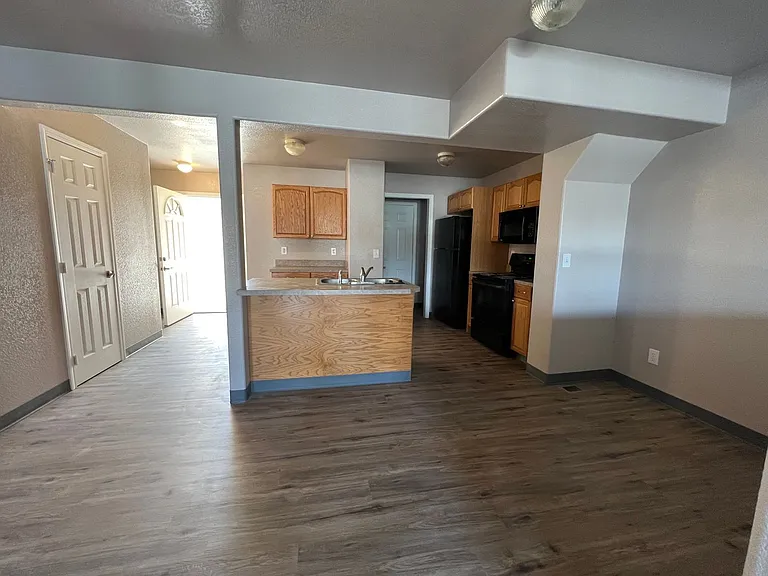 1837 Lexington Ave — Photo 4