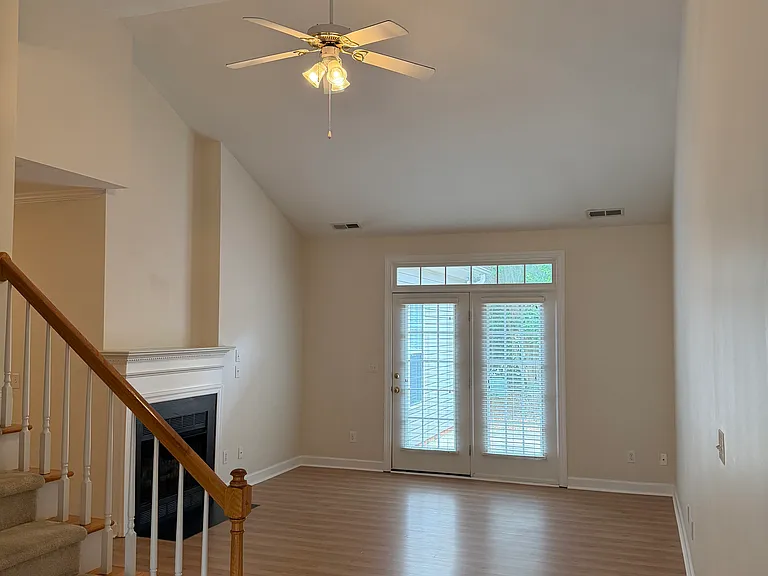 175 Alpine Ct — Photo 2