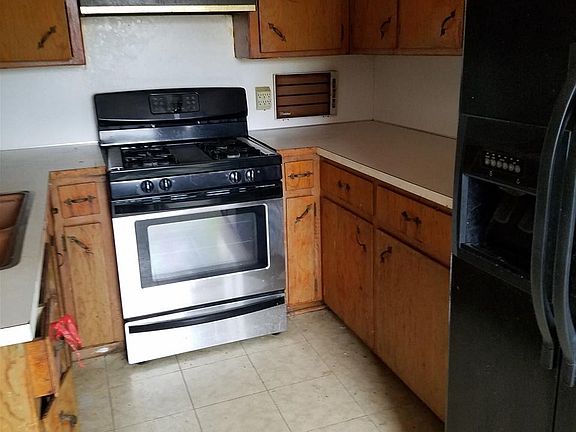 3rd image of 4914 NW Lindy Ave