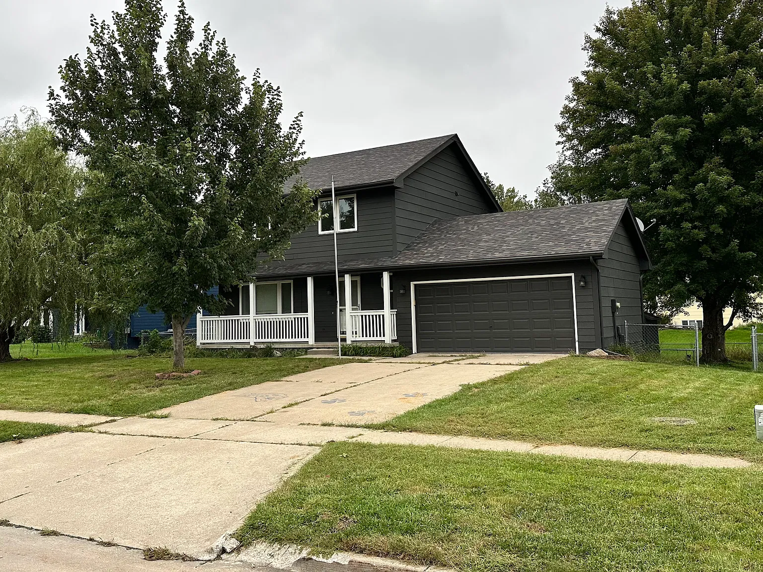 4 bed, 1432 sqft, $2,000 — Photo 2