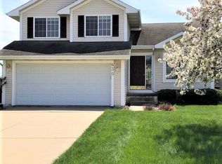 630 SE Redbud Ct, Waukee, IA 50263