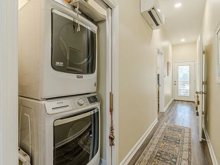 910 N Liberty Ave — Photo 11