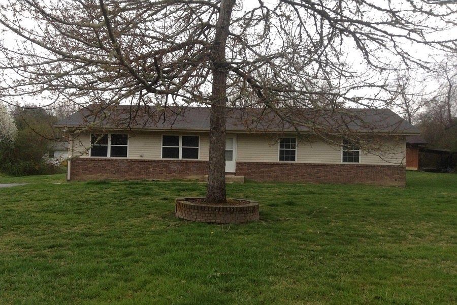 1st image of 32 W Silverleaf Dr