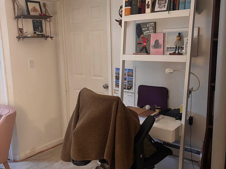427 Irving Ave #1 — Photo 3