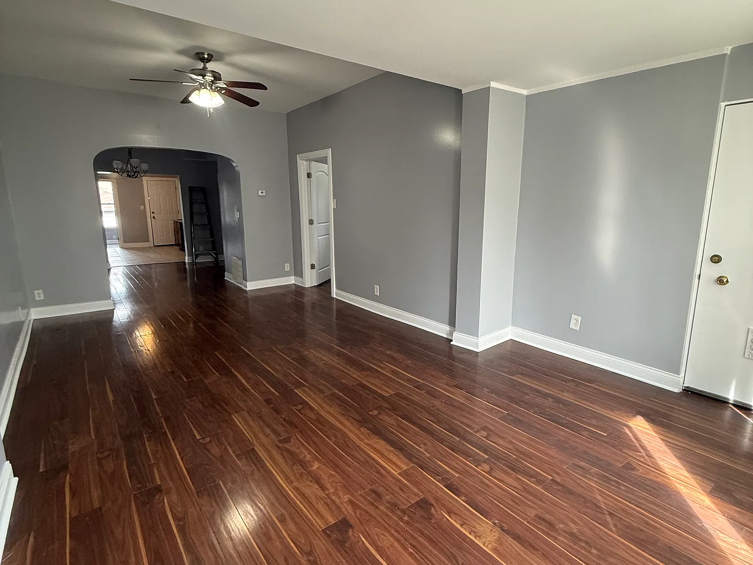3 bed, 1100 sqft, $1,950 — Photo 2